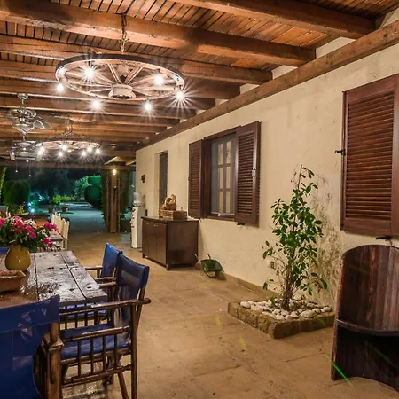 Private Beachfront With Pool * Pigadhia (Argolis)