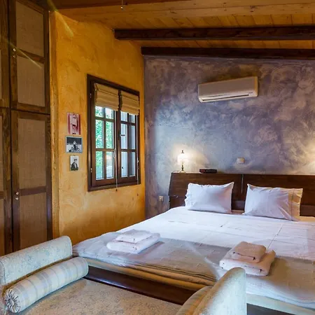 Private Beachfront With Pool Villa Pigadhia (Argolis)