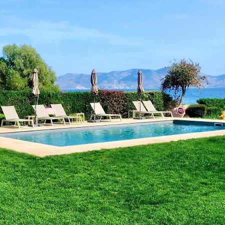 Villa Private Beachfront With Pool
